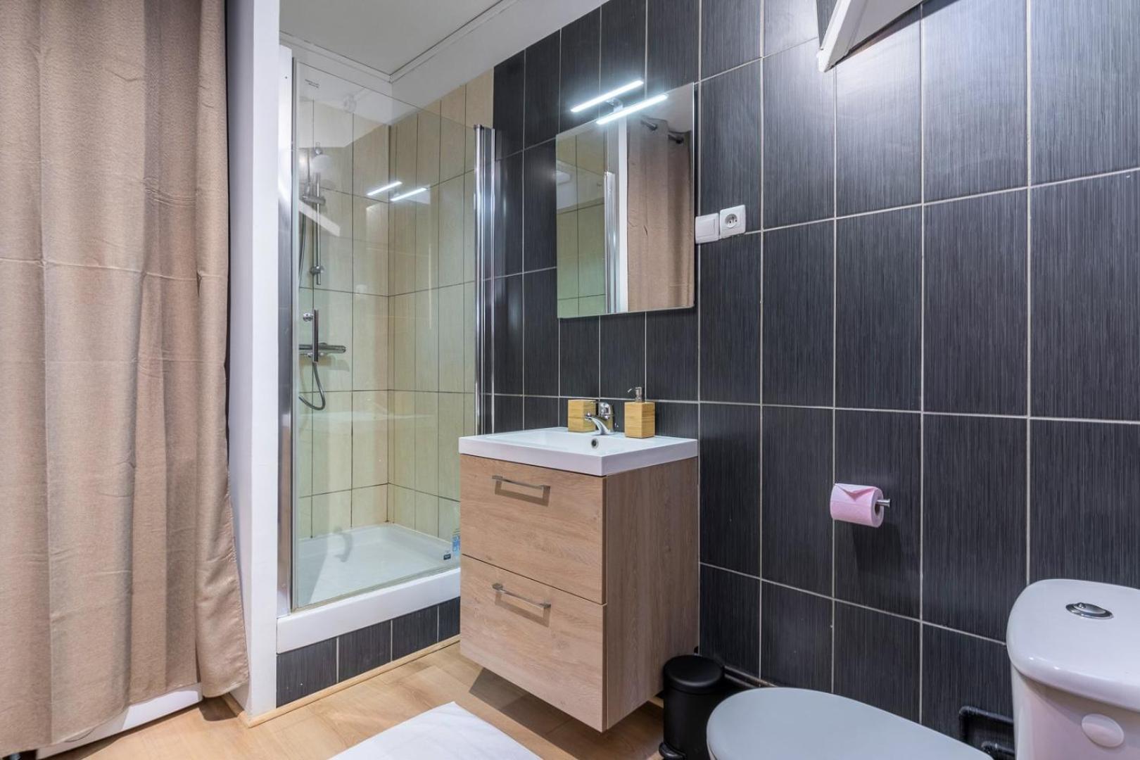 Hypercentre - Private Parking, Metro + Train 100M Apartment Tourcoing Ngoại thất bức ảnh